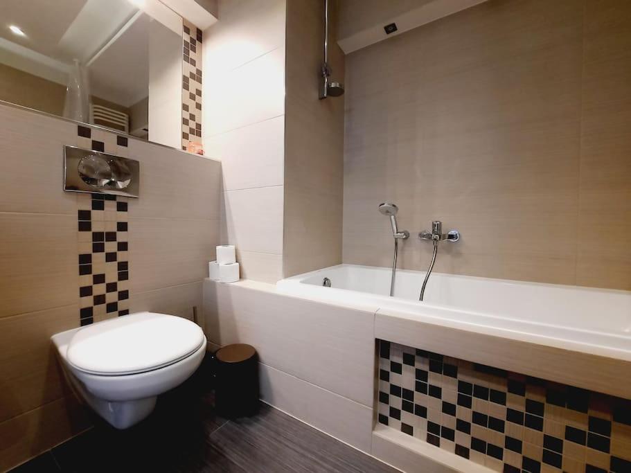 קרקוב Apartament Z Podziemnym Parkingiem Ulica Wroclawska מראה חיצוני תמונה